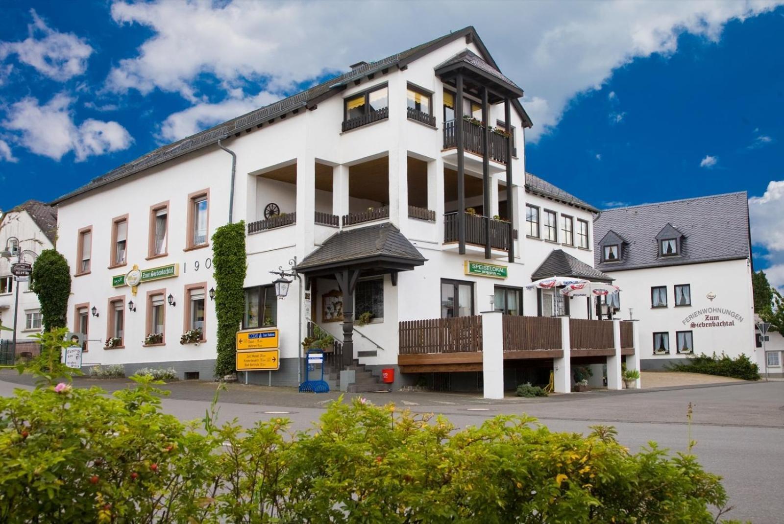 Landgasthof Zum Siebenbachtal Strotzbüsch エクステリア 写真