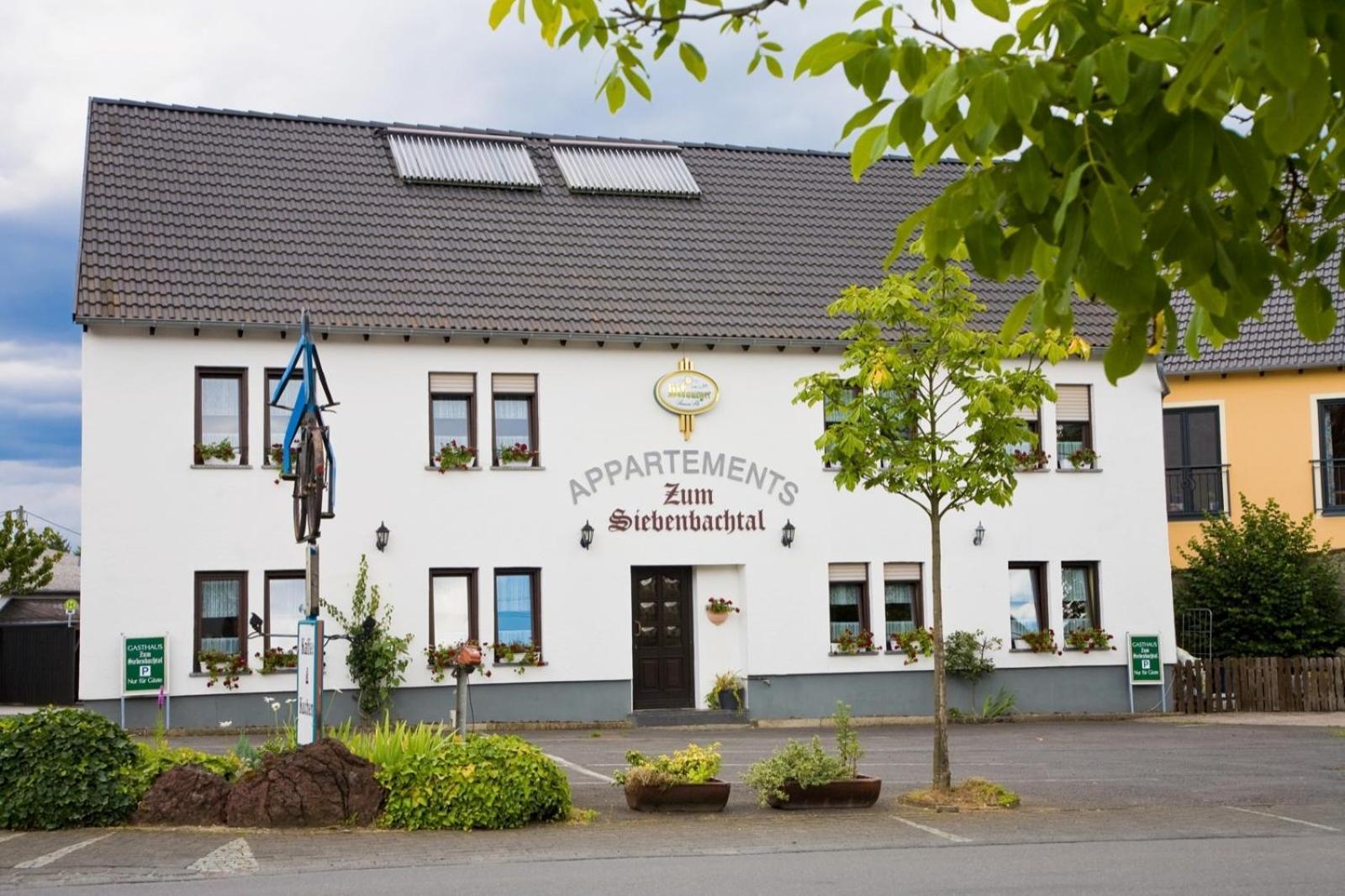 Landgasthof Zum Siebenbachtal Strotzbüsch エクステリア 写真